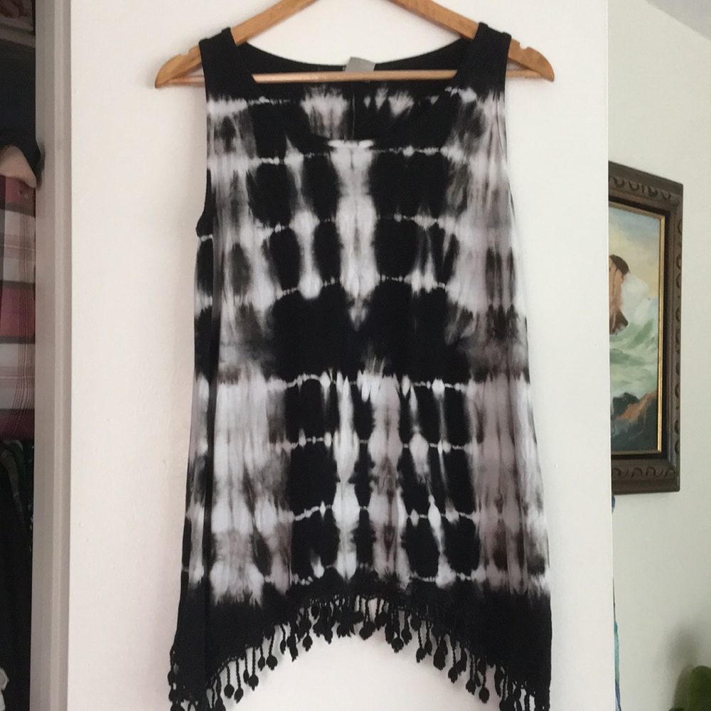 American Age Black & White Tie-Dye Fringe Tank Top